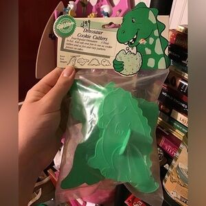 1988 W I L T O N Dinosaur cookie cutters